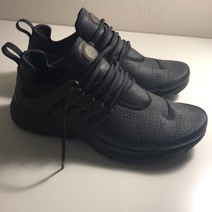 Black Nike